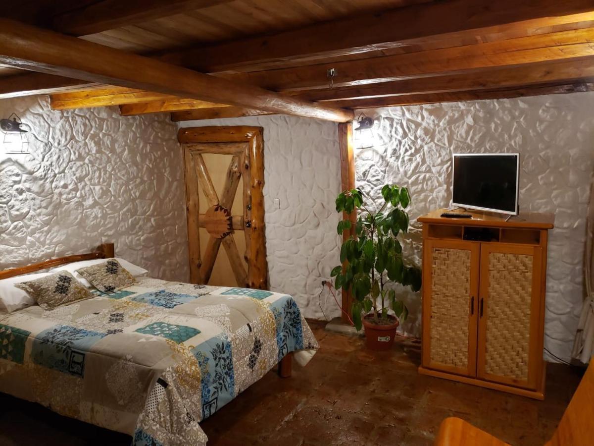 Atallaro Hospedaje Otavalo Zewnętrze zdjęcie