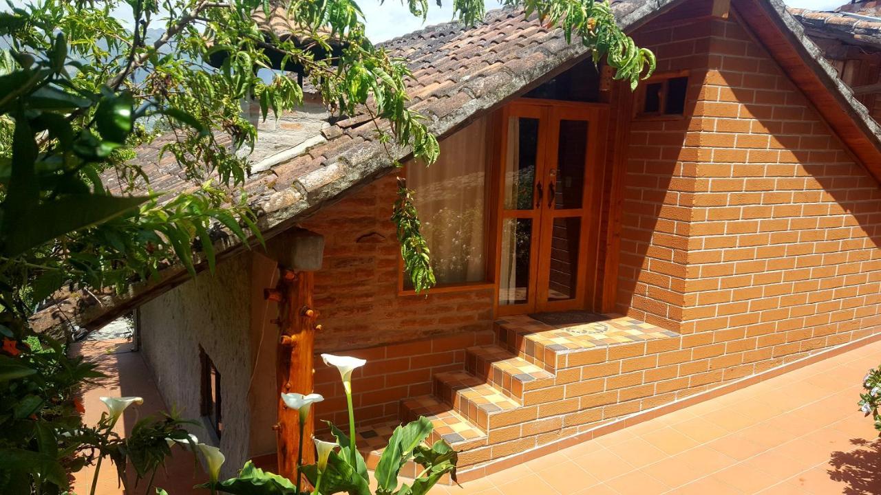 Atallaro Hospedaje Otavalo Zewnętrze zdjęcie